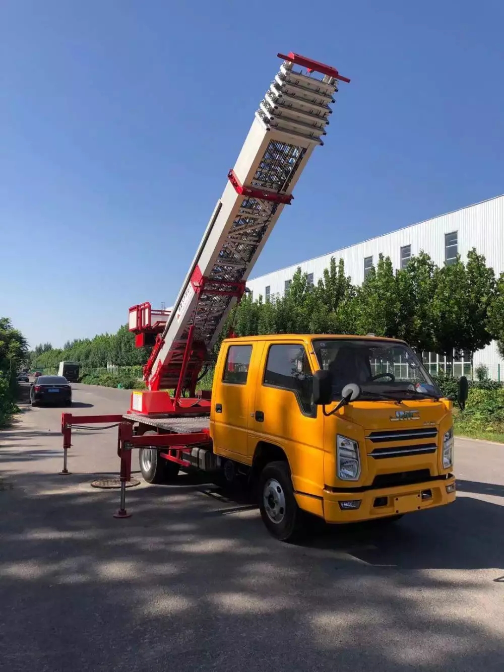 细水乡附近的云梯车出租服务：轻松解决高空作业需求